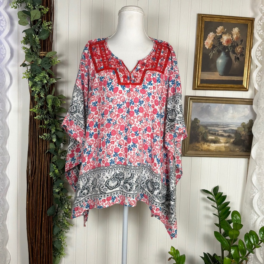 Behind The Seams Poncho Top Womens XL Red Floral Excellent Embroidered Kaftan‎